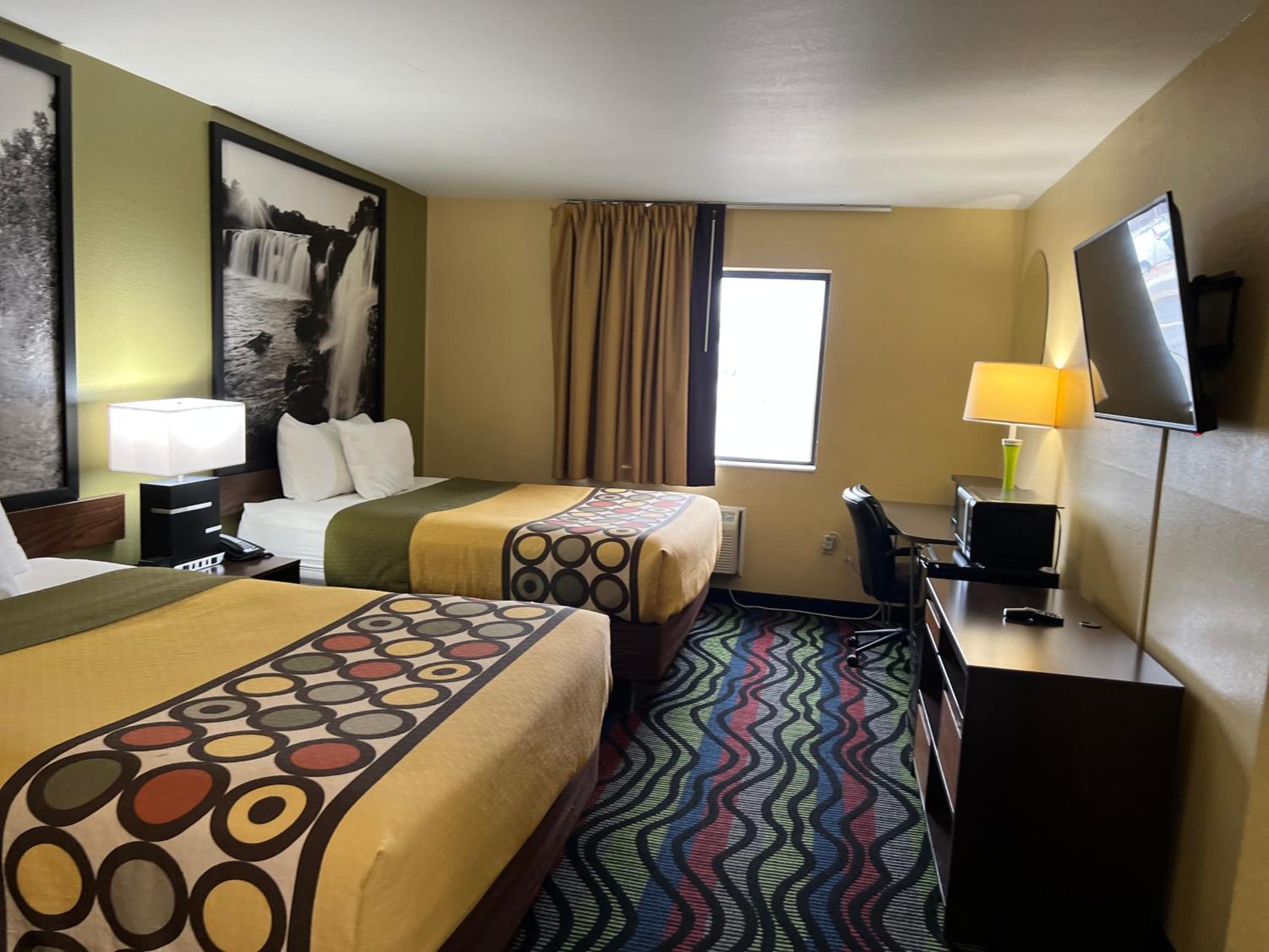 ซูเปอร์ 8 บาย วินด์แฮม ฟาร์มิงตัน Hotel ภายนอก รูปภาพ